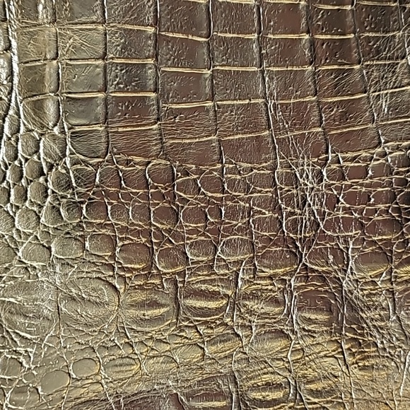 Thacker Crossbody Bag - Picture 4 of 16